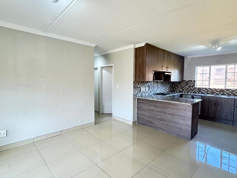 Apartment For Sale In Midrand - Photo 6
