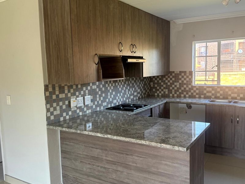 Apartment For Sale In Midrand - Photo 3