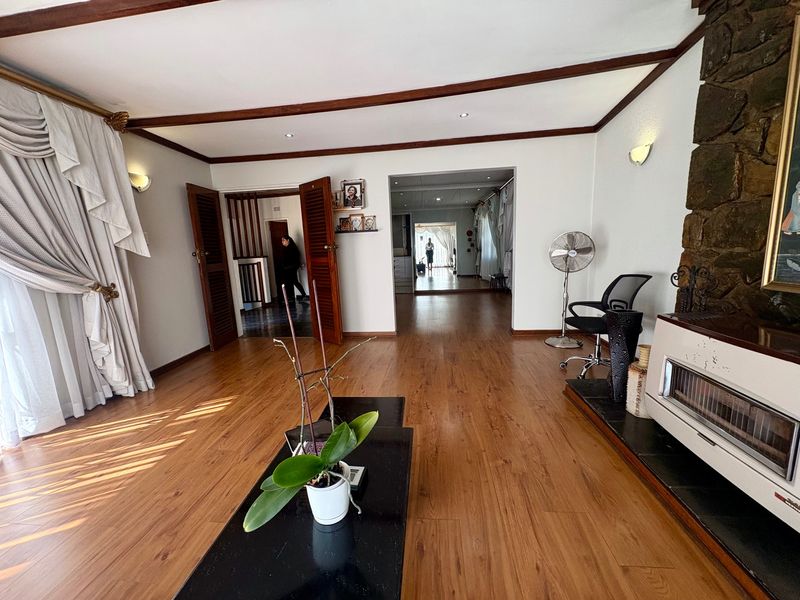 House For Sale In Johannesburg - Photo 7