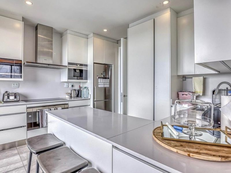 Apartment For Sale In Sandton - Photo 4