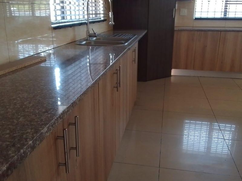 House Rental Monthly In Kempton Park - Photo 4