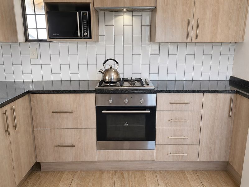 Townhouse For Sale In Kempton Park - Photo 10