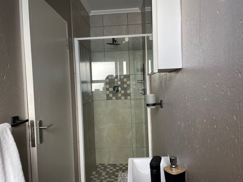 Apartment For Sale In Sandton - Photo 3
