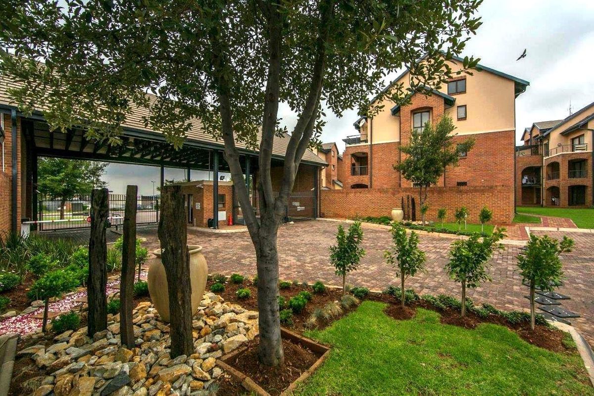 Apartment Rental Monthly In Midrand - Photo 2