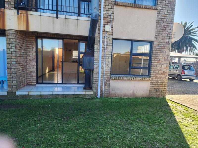 Townhouse For Sale In Port Elizabeth - Photo 10