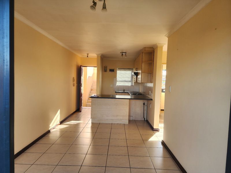 Townhouse For Sale In Port Elizabeth - Photo 8