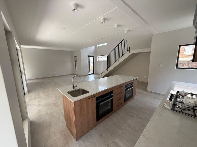 Cluster Rental Monthly In Midrand - Photo 3