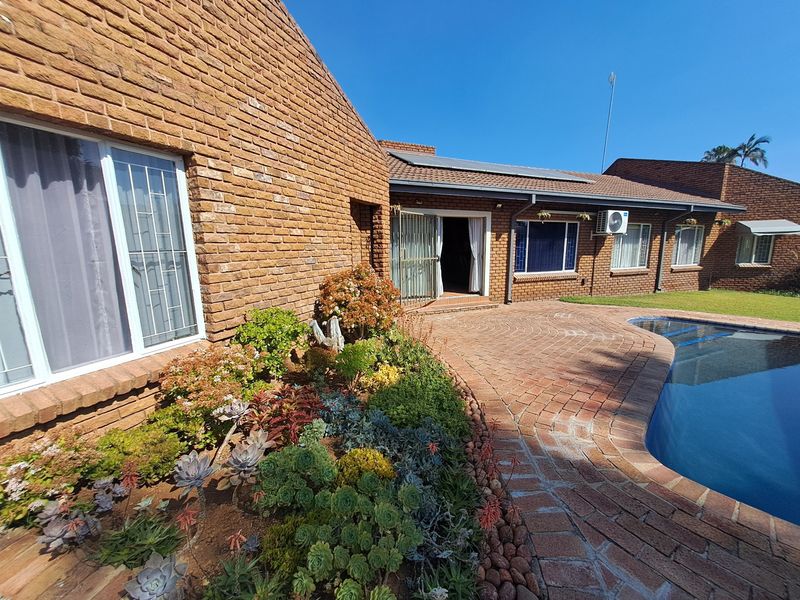 House For Sale In Polokwane - Photo 4