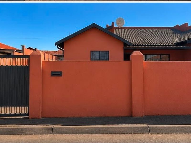 House For Sale In Soweto - Photo 2
