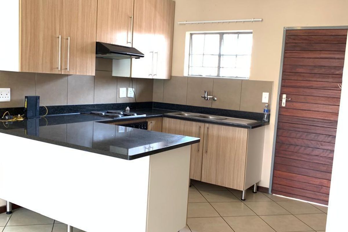Townhouse For Sale In Midrand - Photo 3