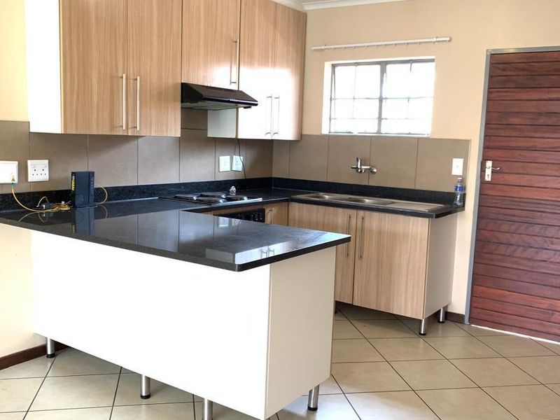Townhouse For Sale In Midrand - Photo 5
