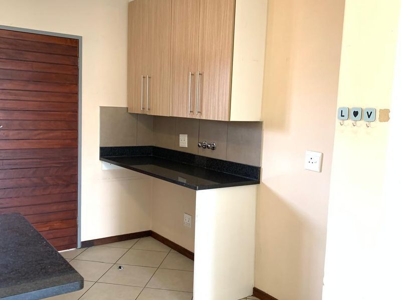 Townhouse For Sale In Midrand - Photo 7