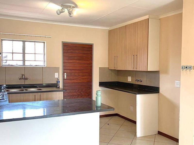 Townhouse For Sale In Midrand - Photo 6