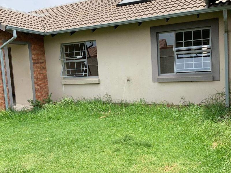 Townhouse For Sale In Midrand - Photo 2