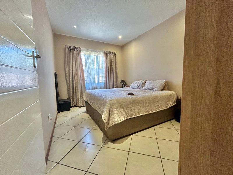 Townhouse For Sale In Midrand - Photo 10