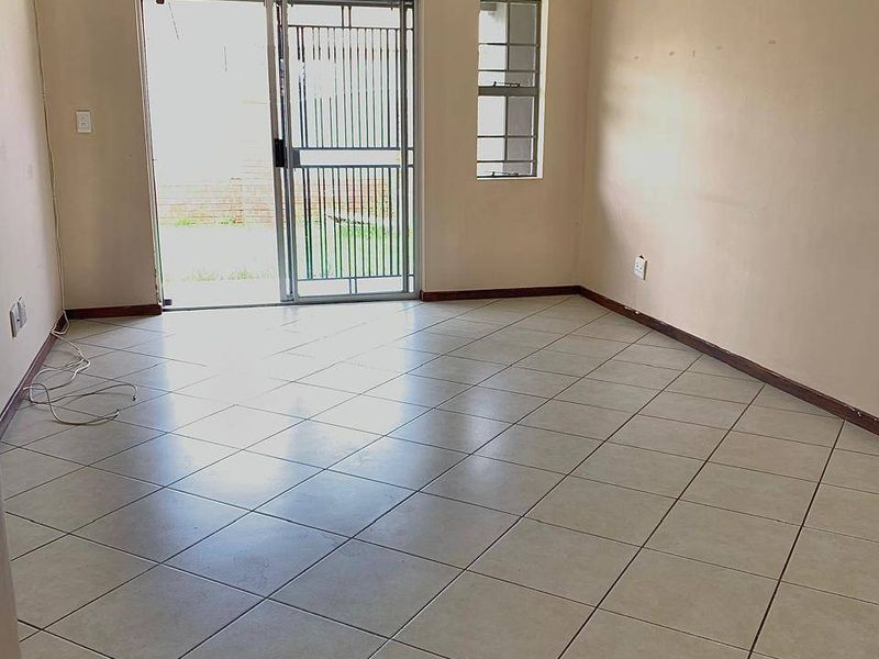 Townhouse For Sale In Midrand - Photo 8