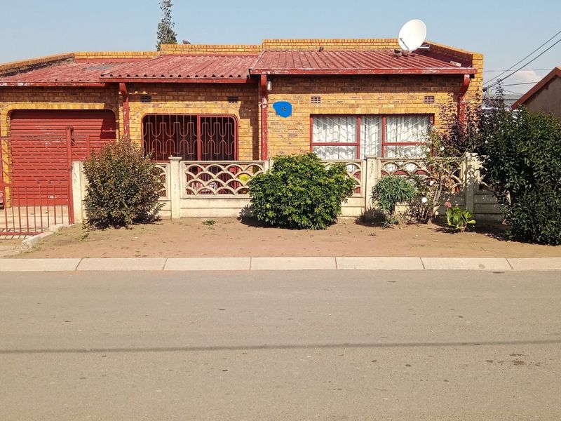 House For Sale In Nigel - Photo 1