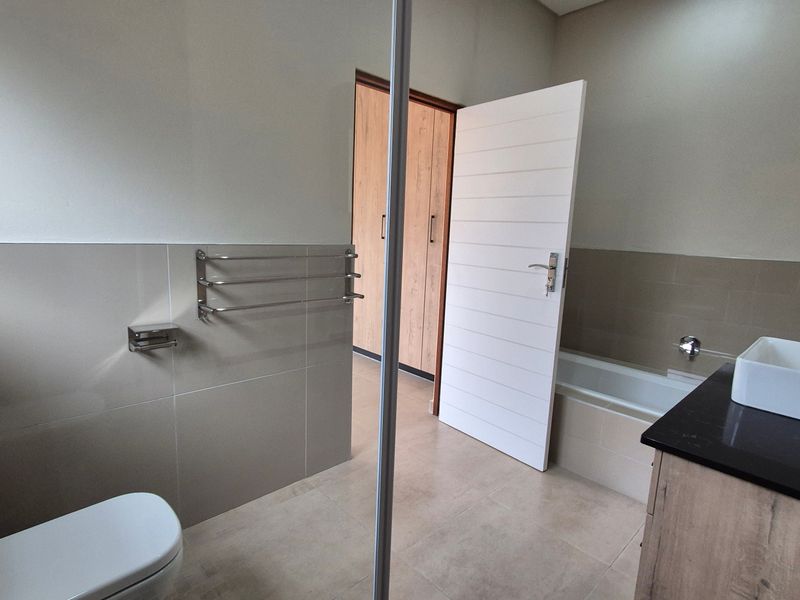 House For Sale In Nelspruit - Photo 10