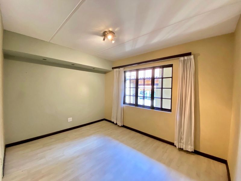 Apartment For Sale In Sandton - Photo 4
