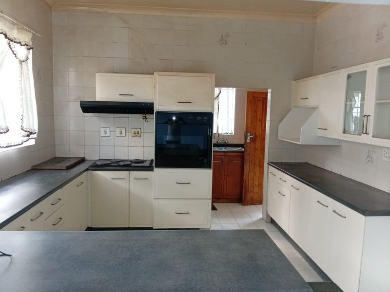 House For Sale In Johannesburg - Photo 2