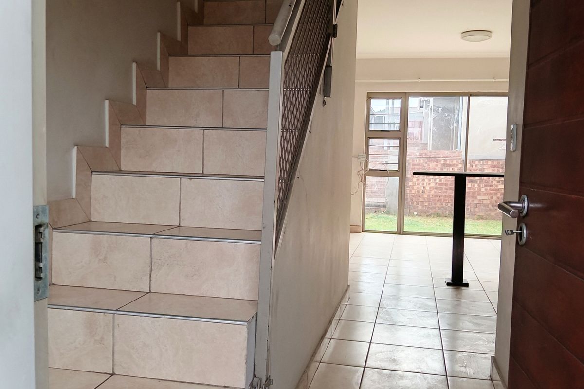 Townhouse For Sale In Witbank - Photo 4