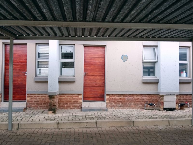 Townhouse For Sale In Witbank - Photo 10