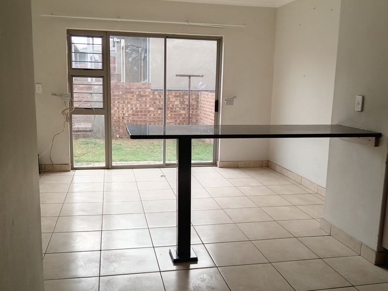 Townhouse For Sale In Witbank - Photo 2