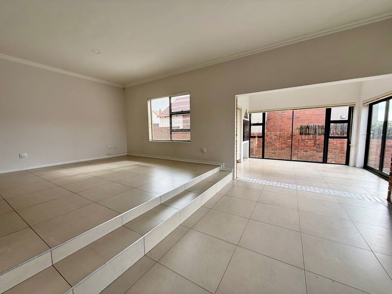 Townhouse Rental Monthly In Bloemfontein - Photo 5