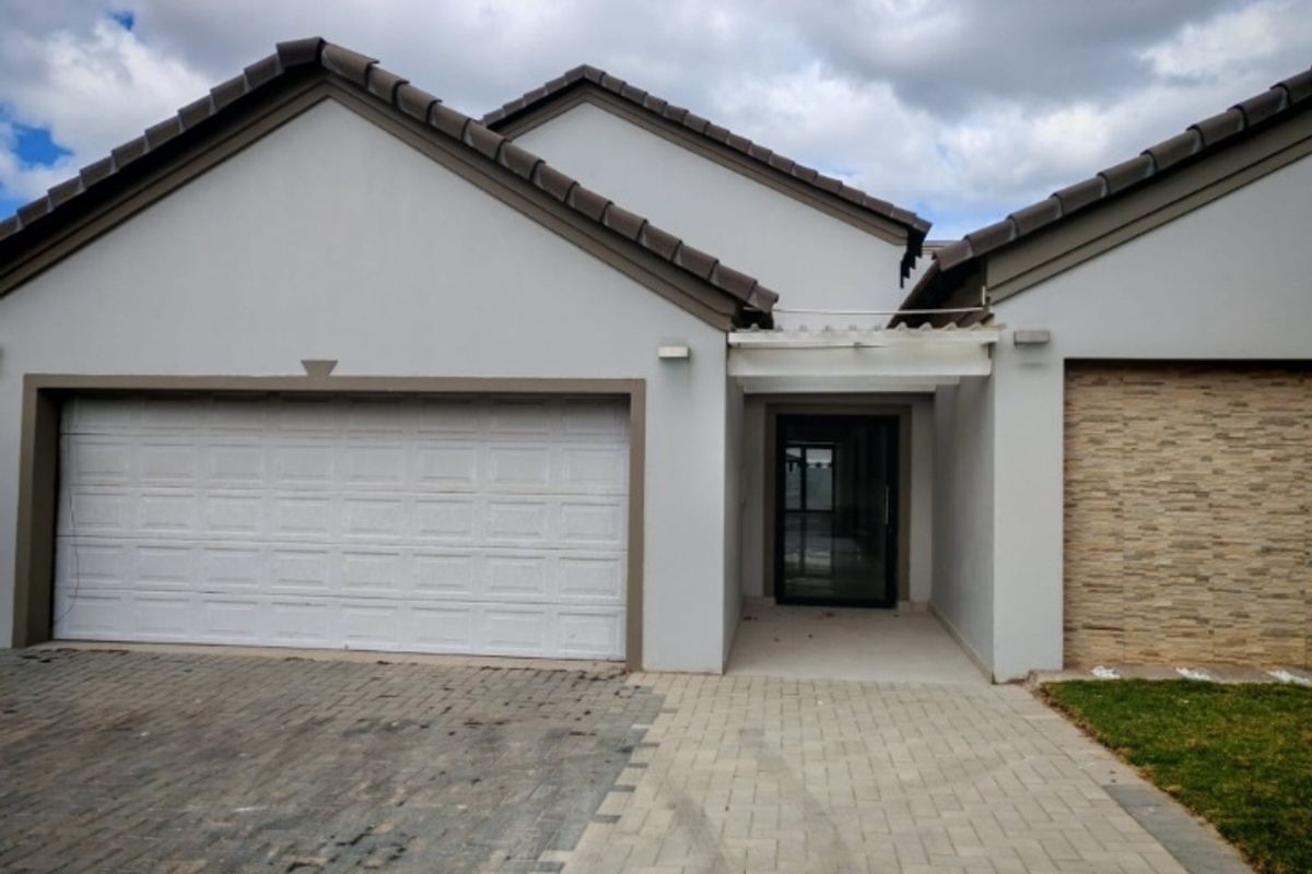 House For Sale In Centurion - Photo 2