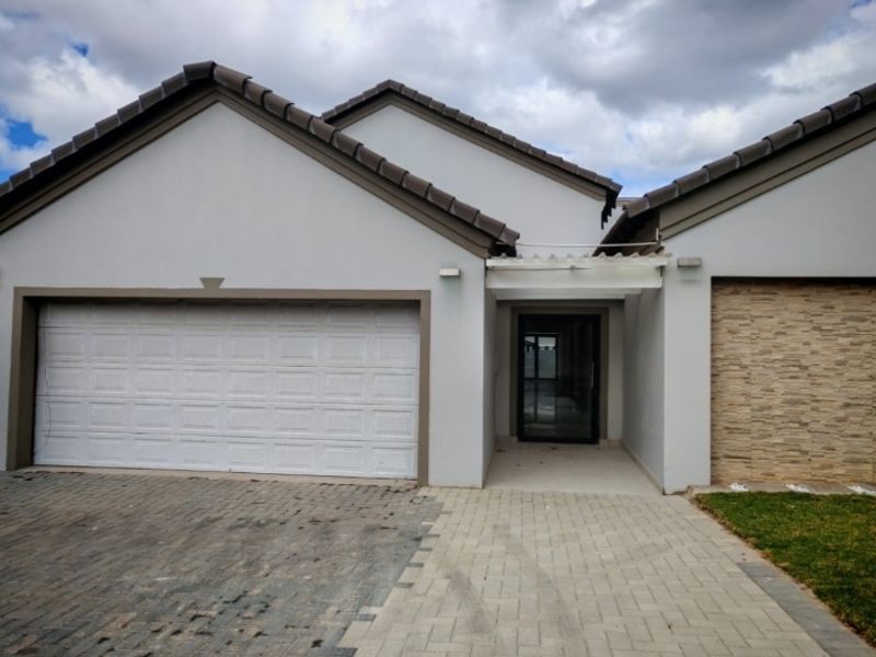 House For Sale In Centurion - Photo 2
