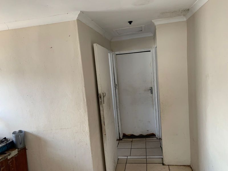 House For Sale In Khayelitsha - Photo 9