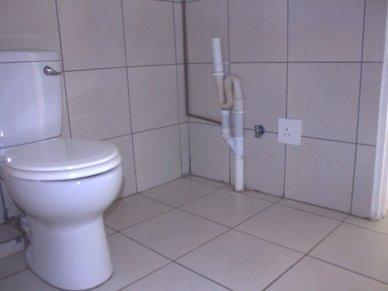Apartment Rental Monthly In Kempton Park - Photo 10