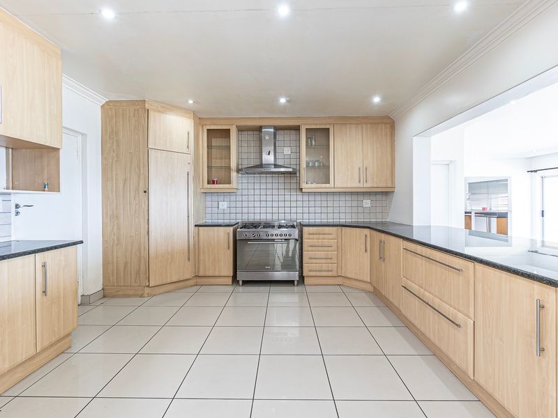 House For Sale In Amanzimtoti - Photo 3