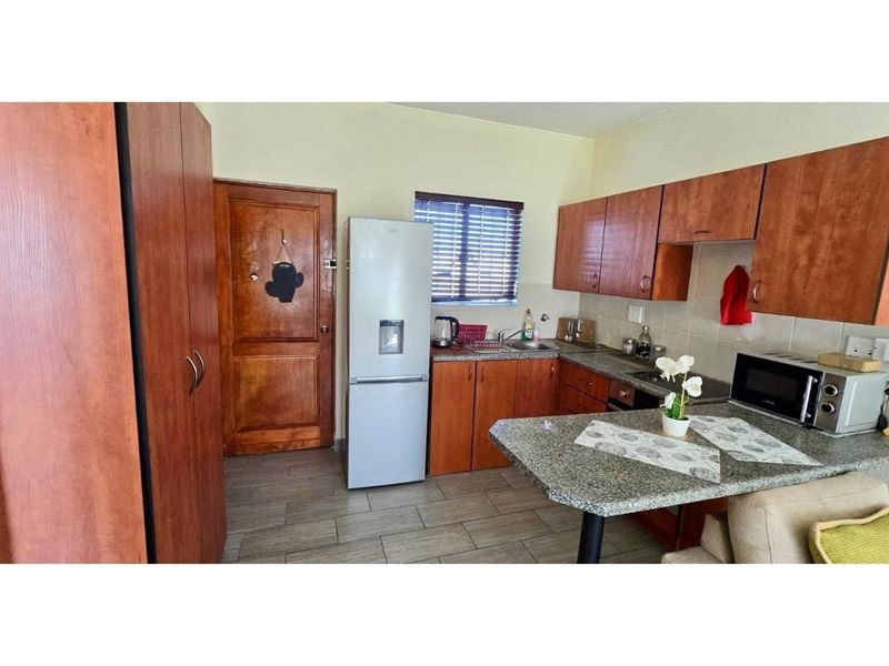 Apartment For Sale In Edenvale - Photo 2