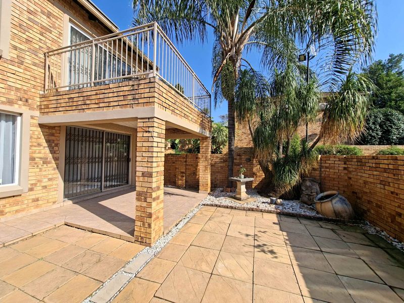 Townhouse For Sale In Randburg - Photo 3
