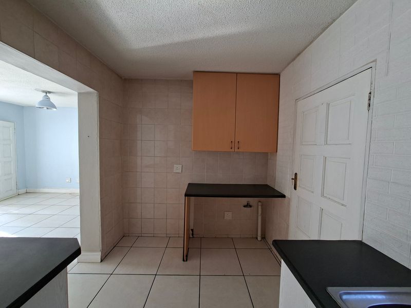 Townhouse For Sale In Randburg - Photo 10