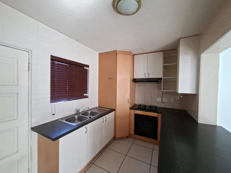 Townhouse For Sale In Randburg - Photo 9