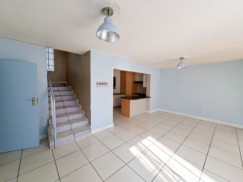 Townhouse For Sale In Randburg - Photo 7