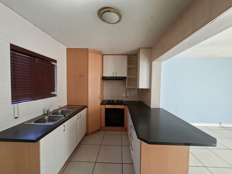 Townhouse For Sale In Randburg - Photo 8