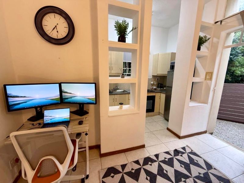 Apartment Rental Monthly In Sandton - Photo 4