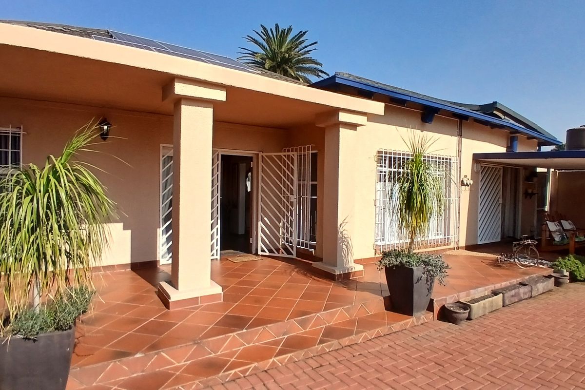 House For Sale In Brakpan - Photo 2