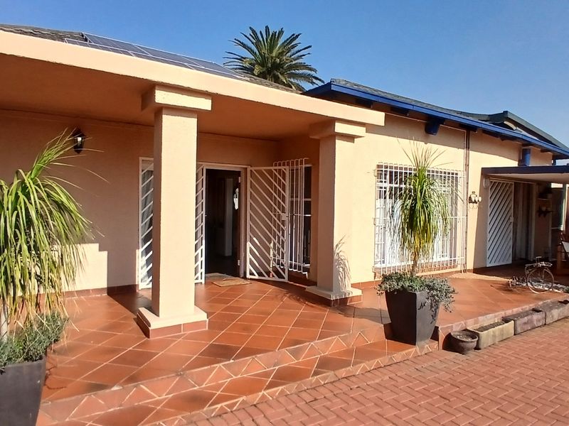 House For Sale In Brakpan - Photo 2