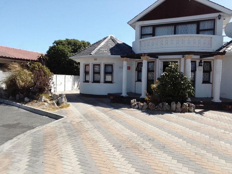 House For Sale In Parow - Photo 2