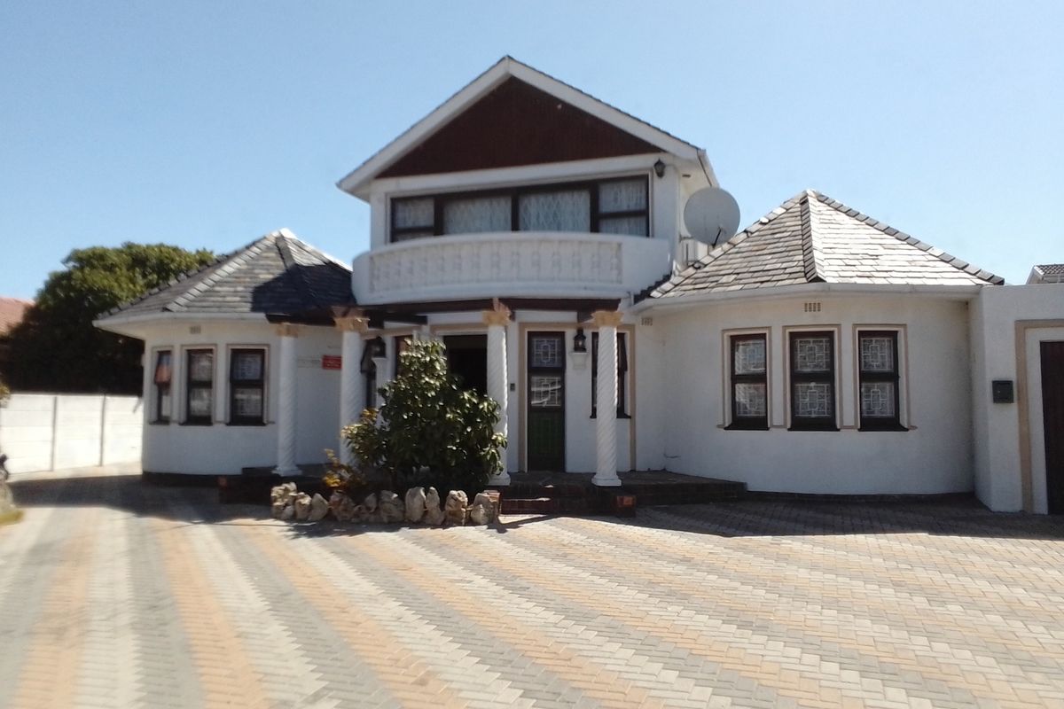 House For Sale In Parow - Photo 3
