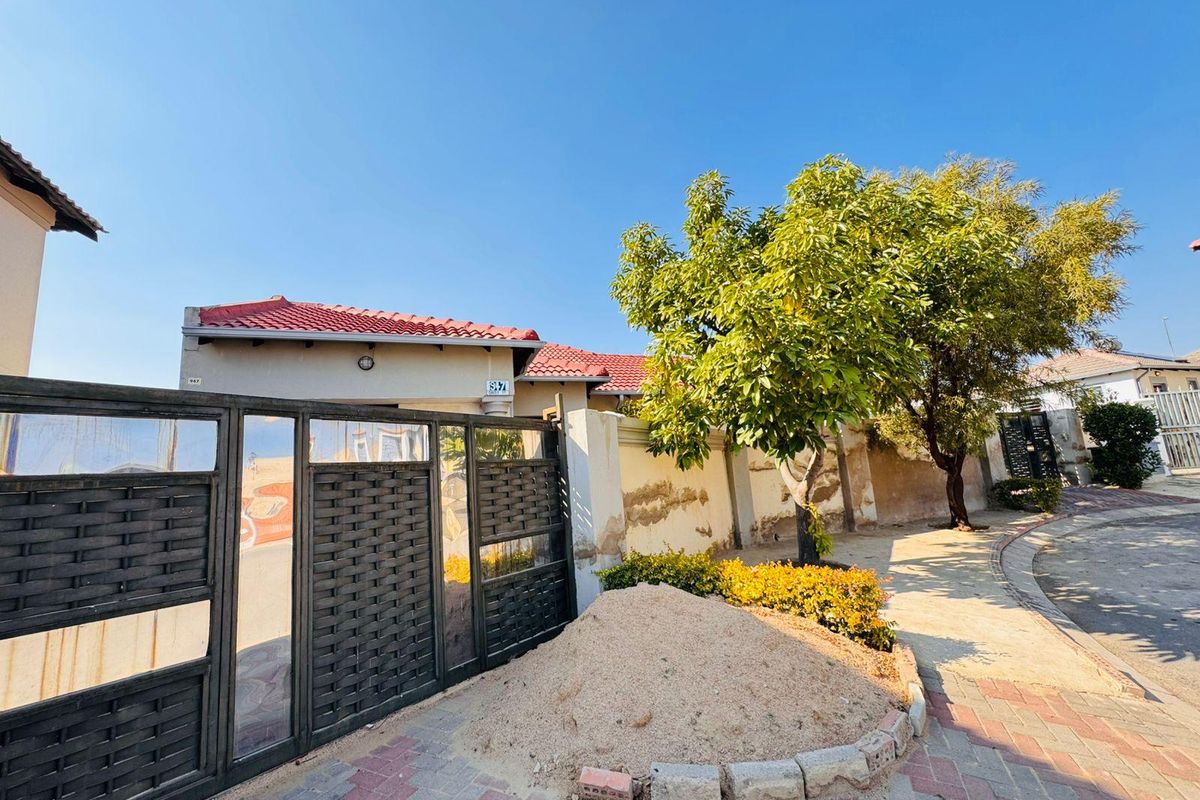 House For Sale In Midrand - Photo 2