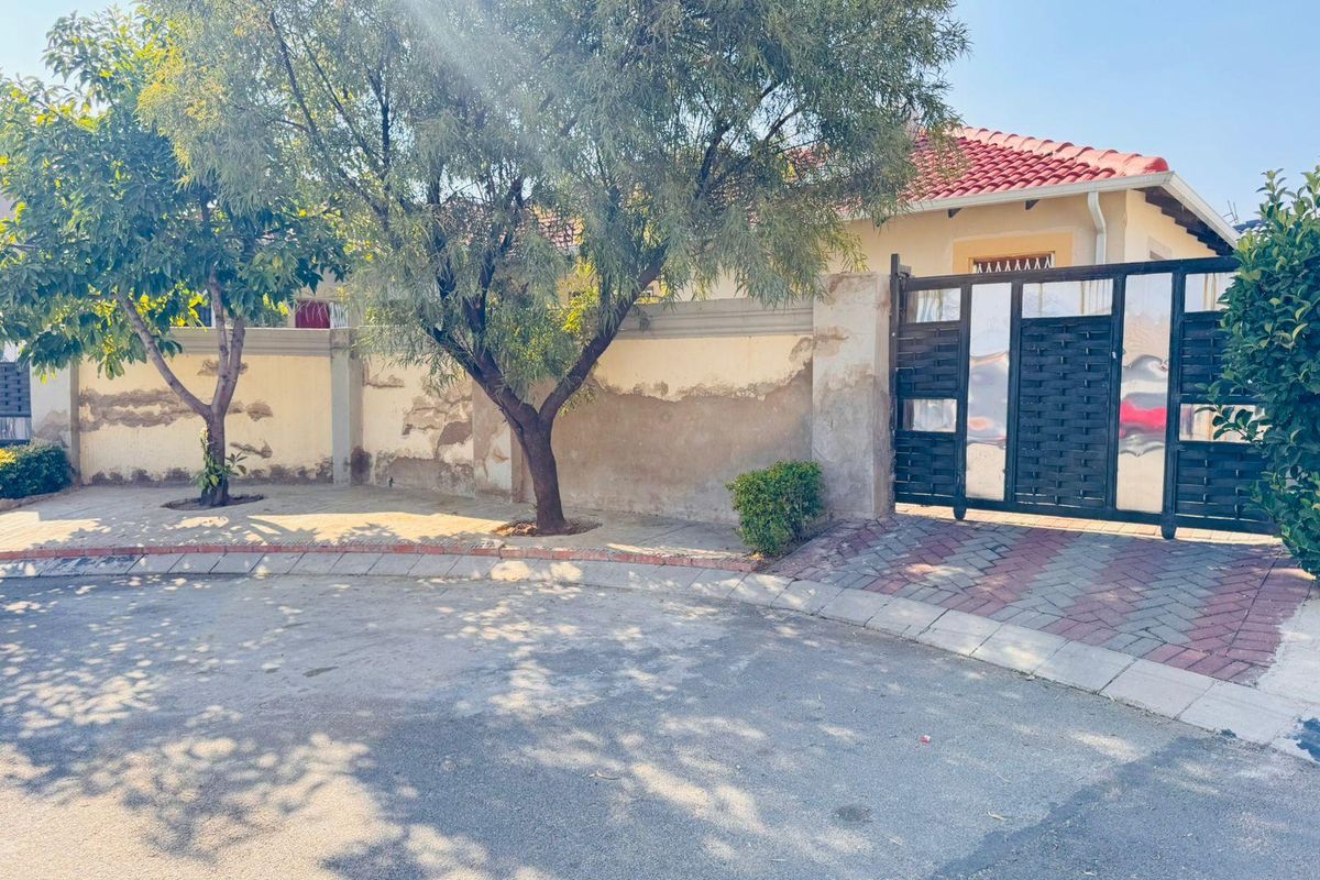 House For Sale In Midrand - Photo 3