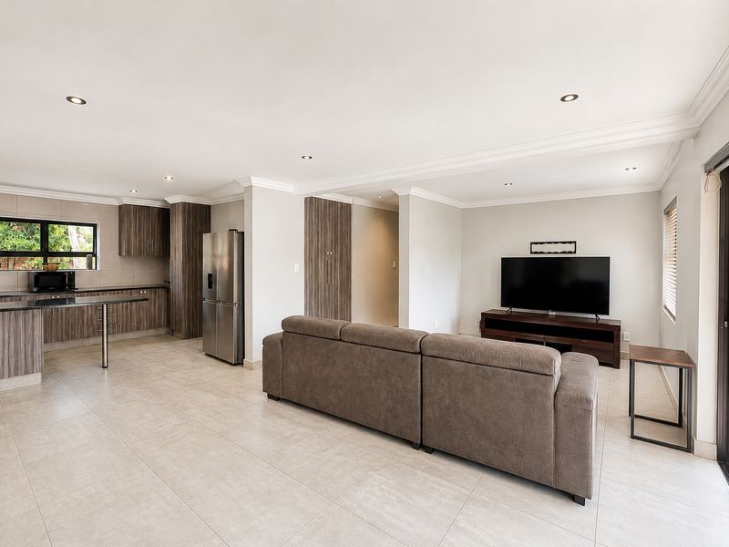 Townhouse For Sale In Pretoria - Photo 2