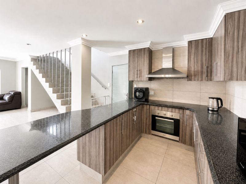 Townhouse For Sale In Pretoria - Photo 4