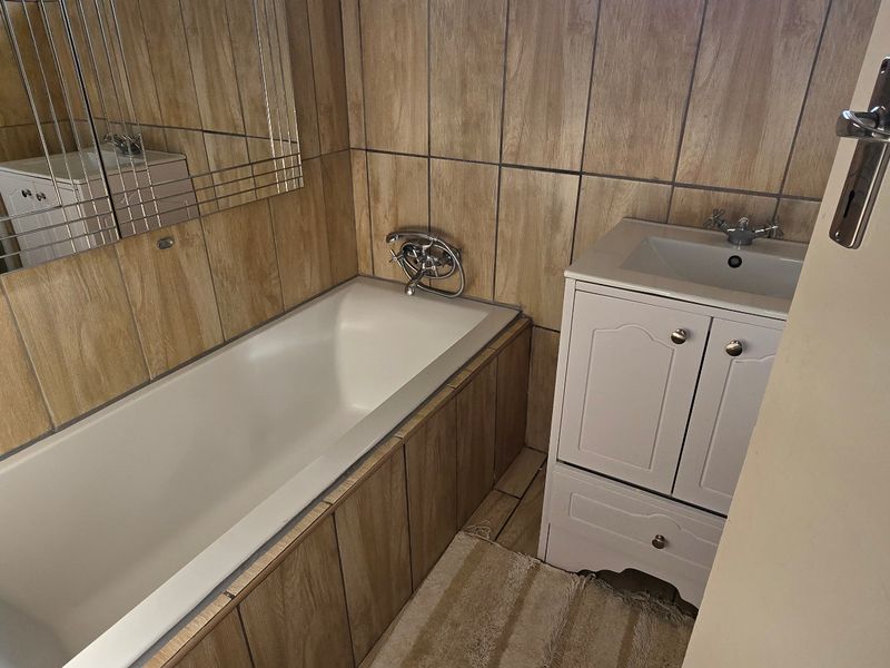 House For Sale In Benoni - Photo 5