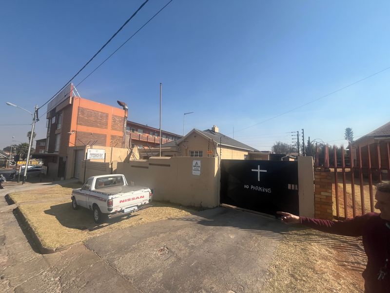 Commercial Rental Monthly In Roodepoort - Photo 1